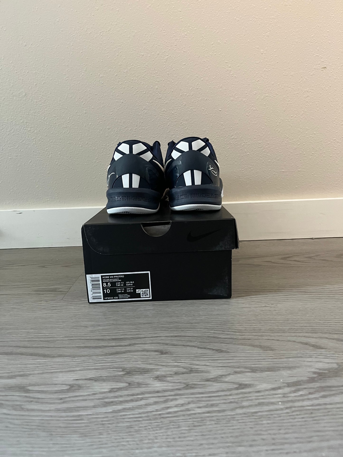 Kobe 8 Navy TB
