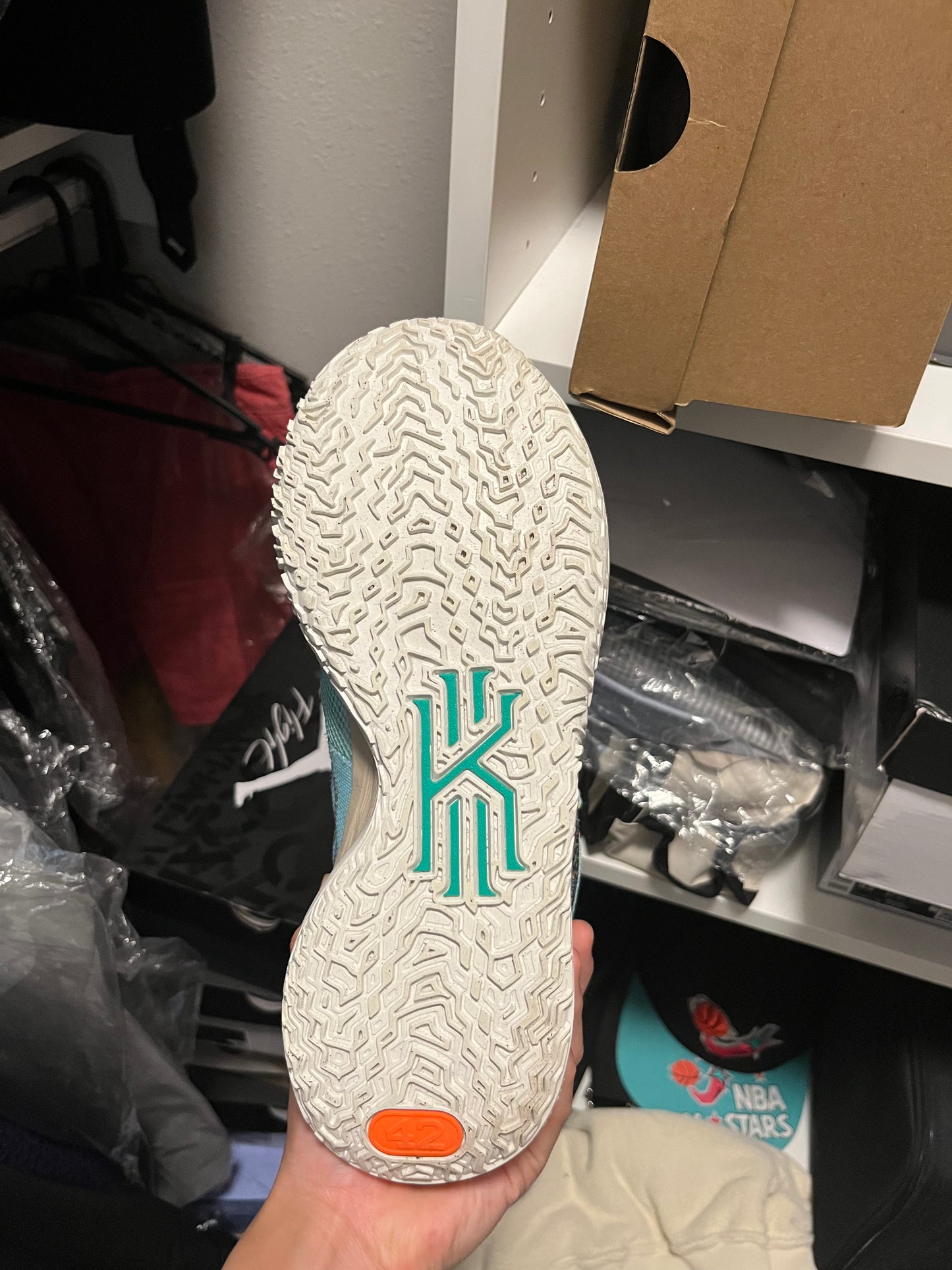 Kyrie 7 "Copa"