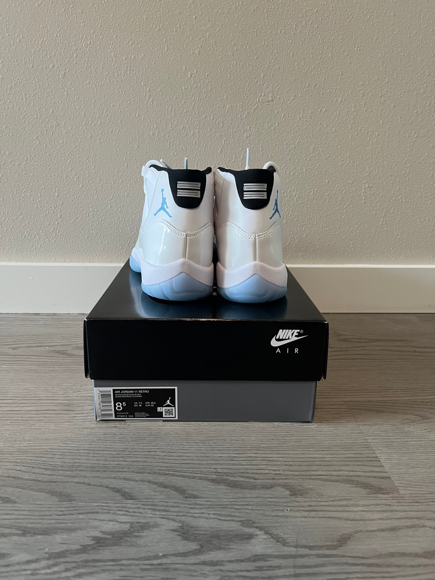 Jordan 11 Legend Blue